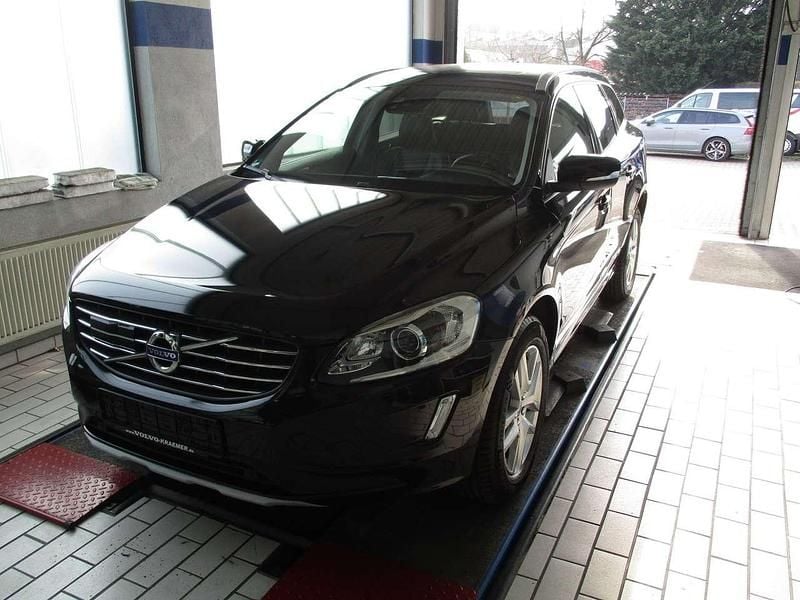 Gebraucht Volvo XC60 Summum 190 PS (139 kW) 2017 Onyx black / metallic SUV