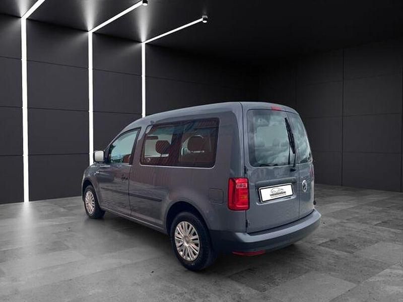 Usata VW Caddy 102 CV (75 kW) 2020 Grigio Monovolume
