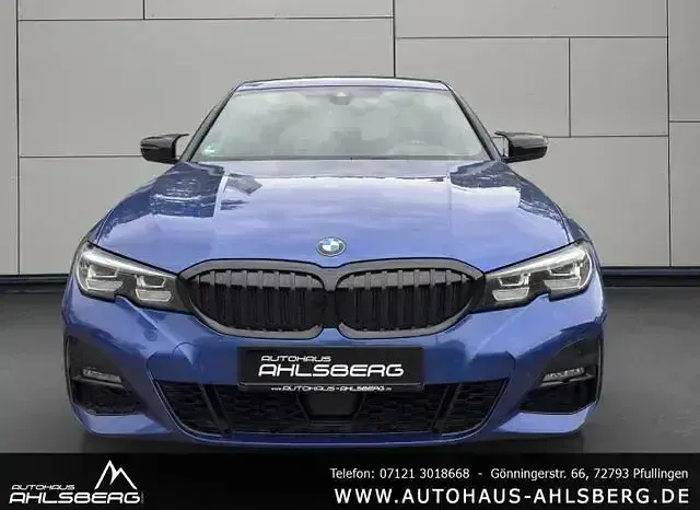 Gebraucht BMW 330 M Sport 258 PS (189 kW) 2019 Portimao blau Limousine