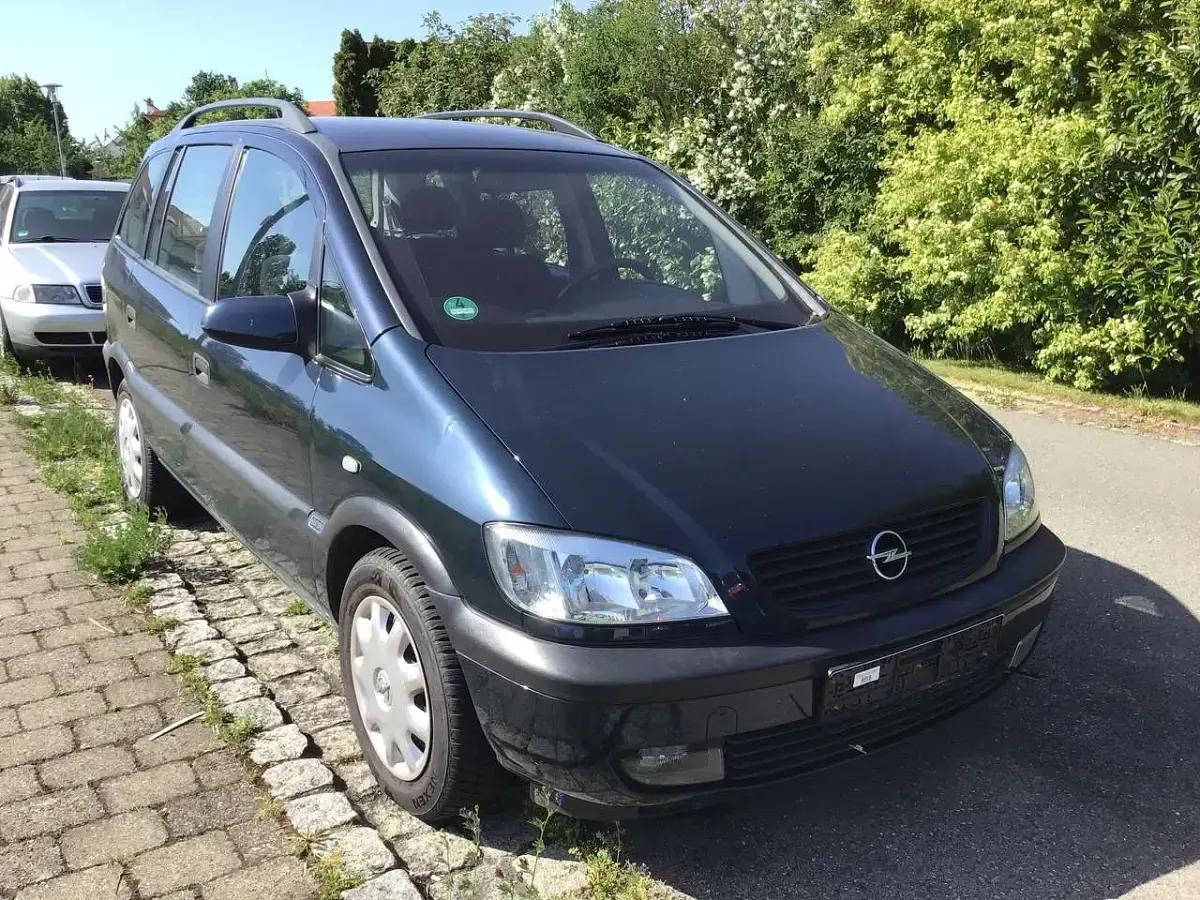 Gebraucht Opel Zafira Selection 125 PS (91 kW) 2002 Blau Van / Kleinbus
