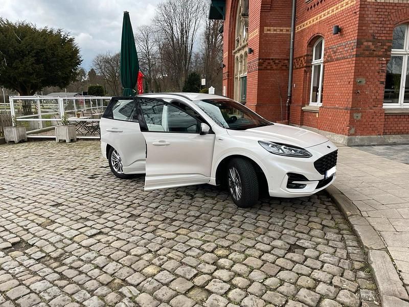 Weiß Gebraucht 2021 Ford Kuga ST-Line X SUV | 20.500 € (Guter Preis) - Bild 1/4