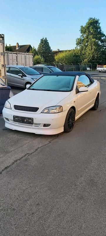 Gebraucht Opel Astra Cabriolet 149 PS (109 kW) 2002 Weiß Cabrio