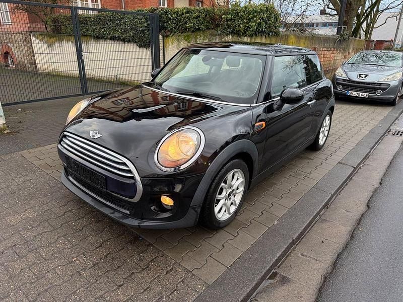 Second-hand Mini Cooper D 116 CP (85 kW) 2015 Negru Hatchback
