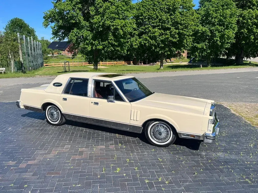 Gebraucht Lincoln Continental 135 PS (99 kW) 1982 Beige Limousine