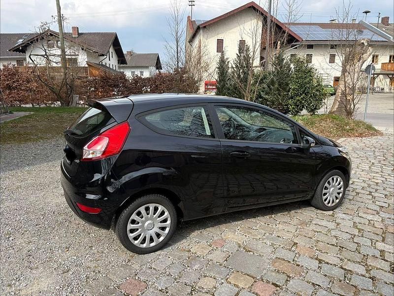 Gebraucht Ford Fiesta SYNC Edition 65 PS (47 kW) 2015 Schwarz Kleinwagen