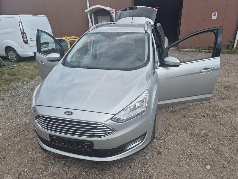 Silber Gebraucht 2017 Ford Grand C-Max Titanium Van / Kleinbus | 9.999 € (Fairer Preis) - Bild 1/4