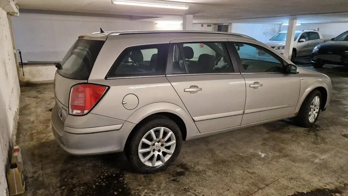 Używany Opel Astra 105 KM (77 kW) 2004 Szary Kombi