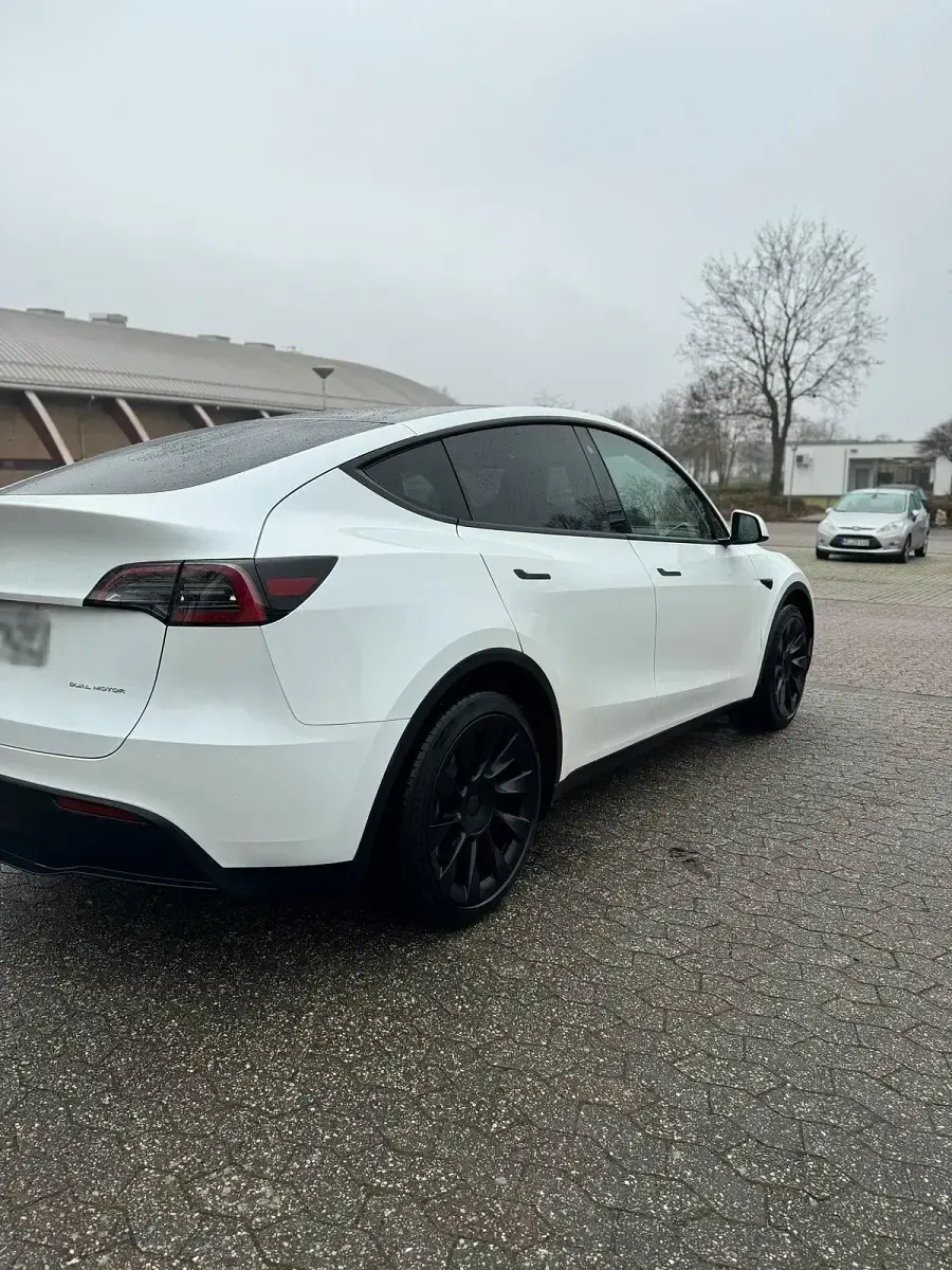 Usata Tesla Model Y 250 kW (340 CV) 2023 Bianco SUV