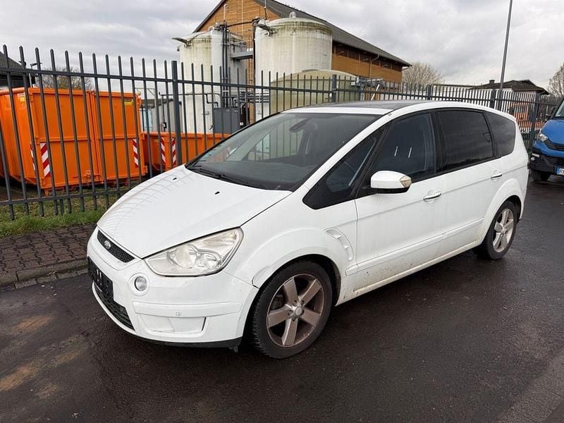 Gebraucht Ford S-MAX Titanium 140 PS (102 kW) 2008 Weiß Van / Kleinbus