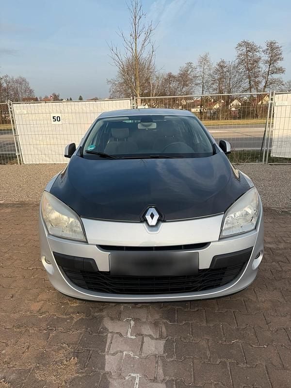 Gebraucht Renault Mégane 113 PS (83 kW) 2009 Silber Limousine