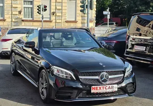 Gebraucht Mercedes C180 AMG line 156 PS (114 kW) 2020 Schwarz Cabrio