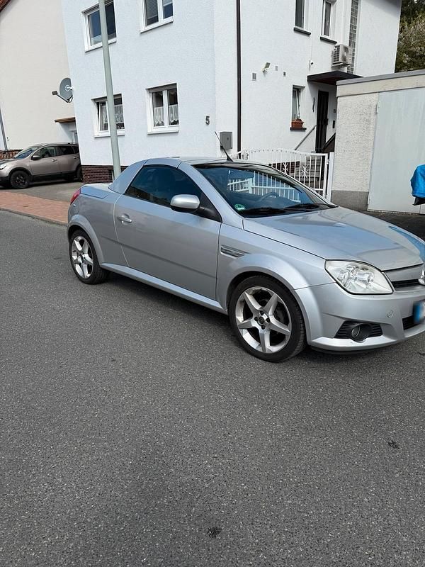 Gebraucht Opel Tigra 125 PS (91 kW) 2006 Silber Cabrio