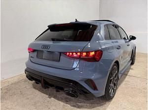 Neu Audi RS3 400 PS (294 kW) 2025 Grau (kemoragrau metallic) Limousine