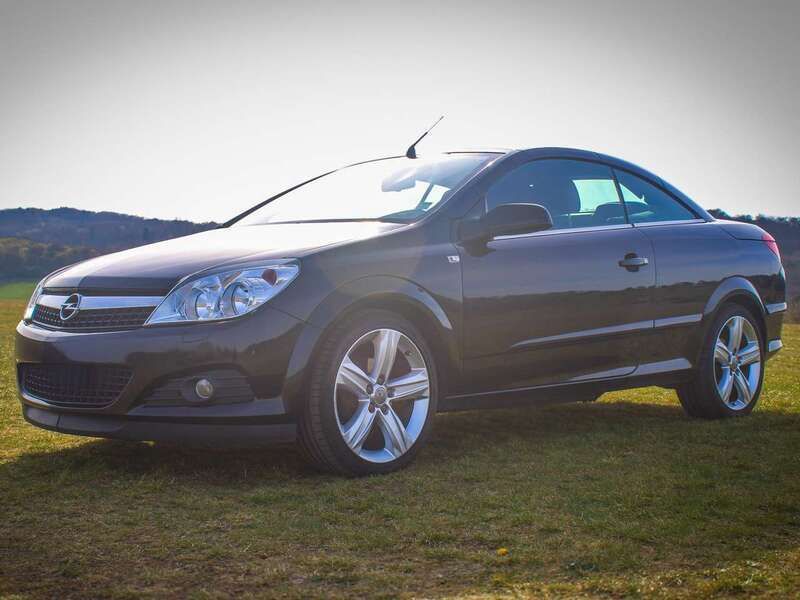 Schwarz Gebraucht 2008 Opel Astra Cabriolet Cosmo Cabrio | 3.999 € (Etwas zu teuer) - Bild 1/4