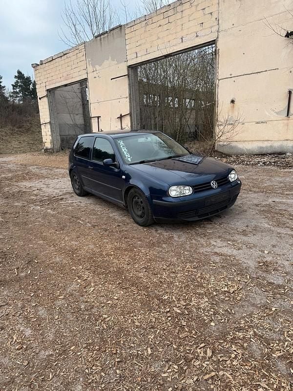 Gebraucht VW Golf IV 101 PS (74 kW) 2002 Blau Kleinwagen