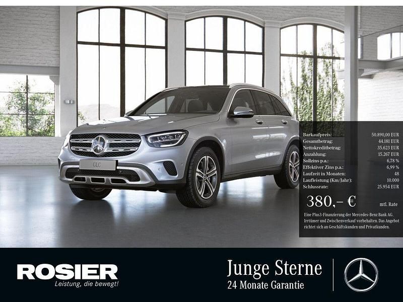 Silber / hightechsilber Gebraucht 2022 Mercedes GLC300 SUV | 50.890 € - Bild 1/4