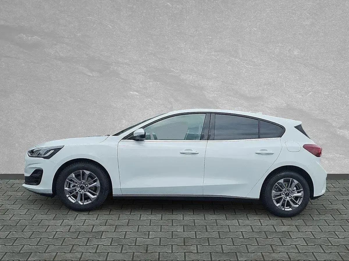 Nowe Ford Focus Titanium 155 KM (114 kW) 2025 Biały Sedan/Limuzyna
