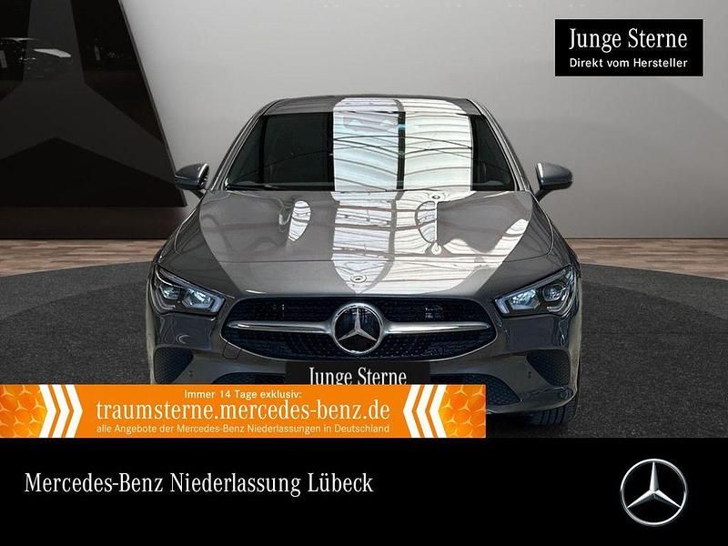 Grau Gebraucht 2022 Mercedes CLA250e Shooting Brake Kombi | 26.770 € (Superpreis) - Bild 1/3