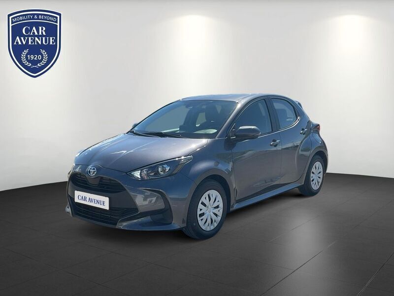 Shimmering silver Gebraucht 2023 Toyota Yaris Hybrid Business Edition Kleinwagen | 19.890 € (Fairer Preis) - Bild 1/4