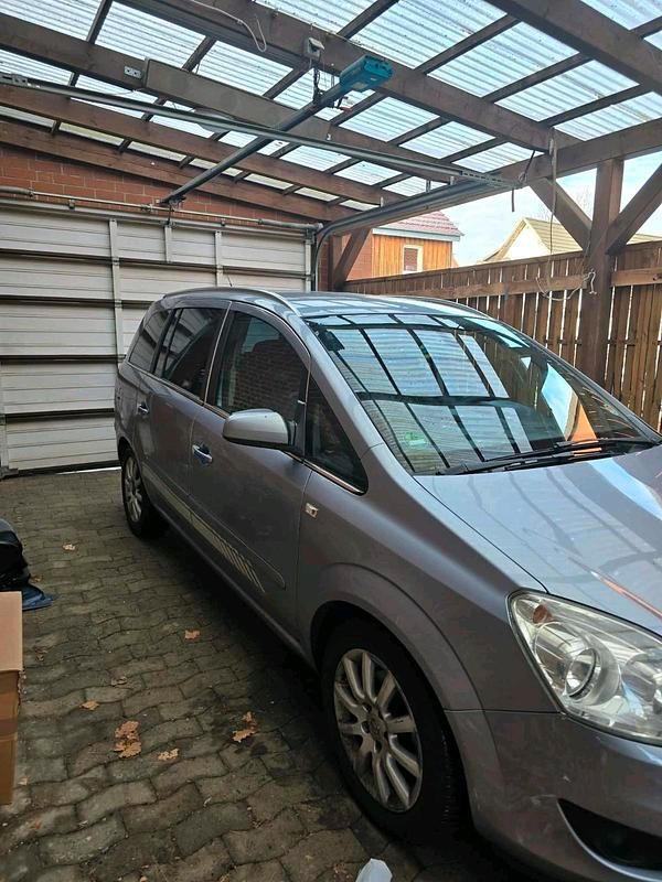 Gebraucht Opel Zafira 115 PS (84 kW) 2009 Silber Van / Kleinbus