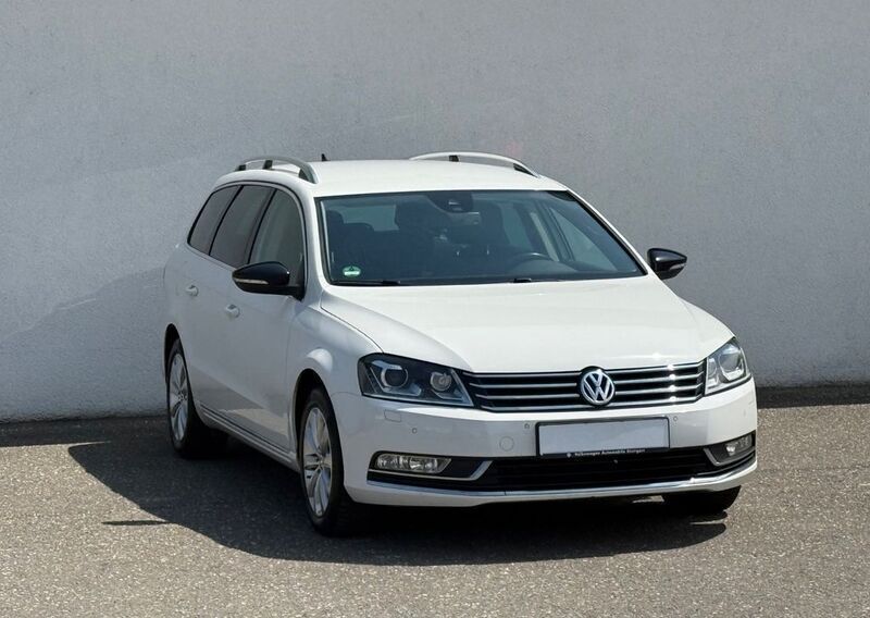 Weiß Gebraucht 2014 VW Passat Edition Kombi | 5.999 € (Superpreis) - Bild 1/4
