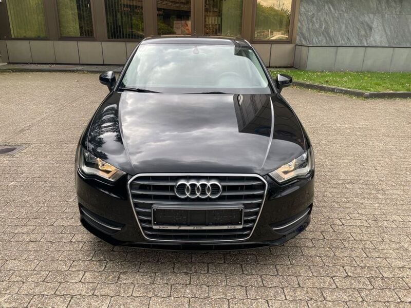 Gebraucht Audi A3 Sportback Ambiente 122 PS (89 kW) 2013 Schwarz Kleinwagen