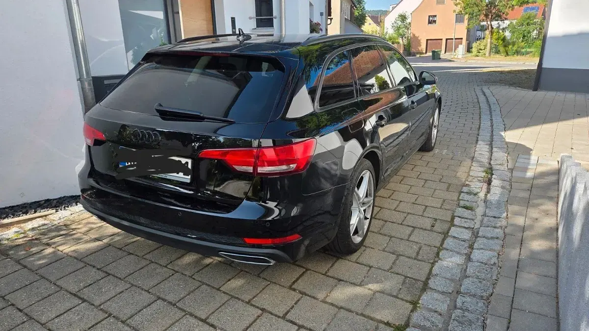 Gebraucht Audi A4 Sport 190 PS (139 kW) 2019 Schwarz Limousine