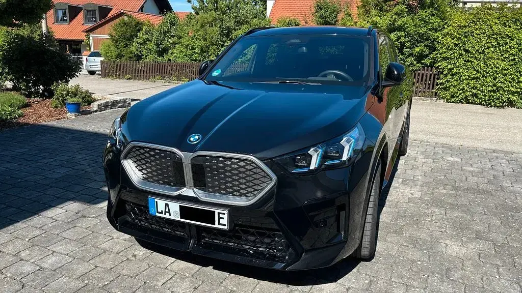 Gebraucht BMW iX2 M Sport 150 kW (204 PS) 2025 Schwarz SUV
