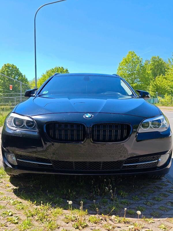 Schwarz Gebraucht 2011 BMW 520 Kombi | 9.400 € (Fairer Preis) - Bild 1/4