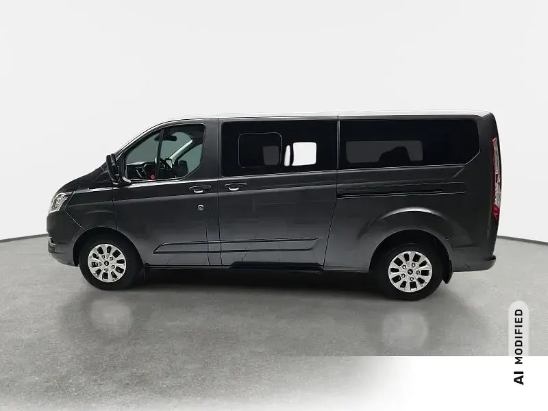Gebraucht Ford Tourneo Custom Titanium 129 PS (94 kW) 2019 Grau metallic Van