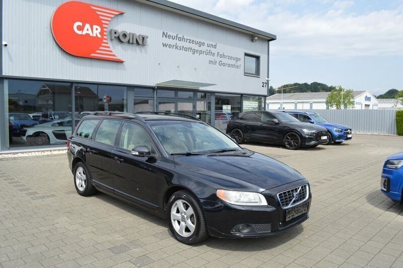 Gebraucht Volvo V70 Momentum 185 PS (136 kW) 2008 Black sapphire metallic / metallic Kombi