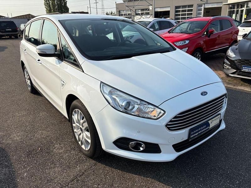 Gebraucht Ford S-MAX Trend 160 PS (117 kW) 2018 Weiß Van / Kleinbus