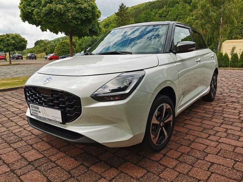 Gebraucht Suzuki Swift Comfort+ 83 PS (61 kW) 2025 Weiß Limousine