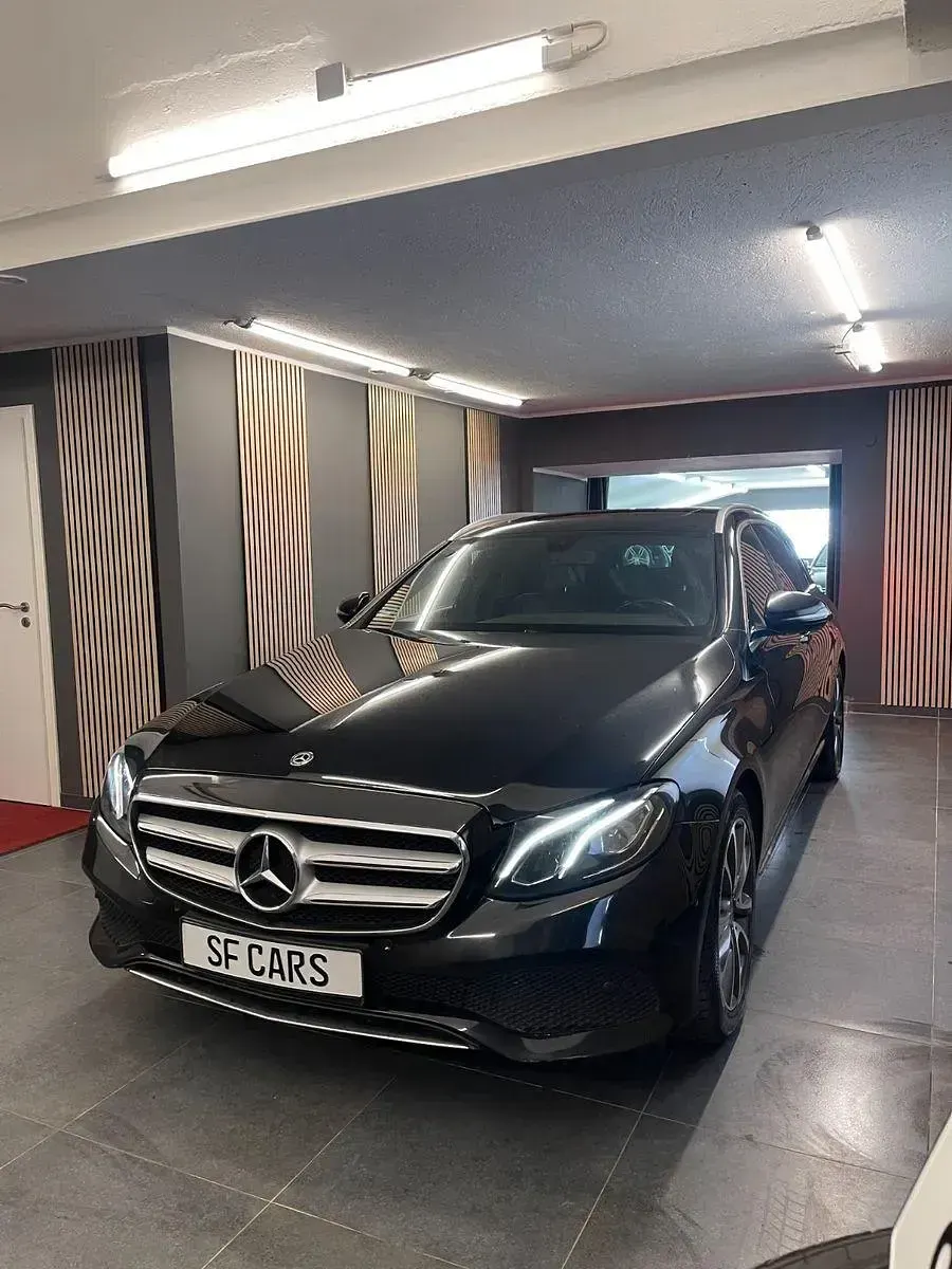 Gebraucht Mercedes E200 184 PS (135 kW) 2018 Schwarz Kombi