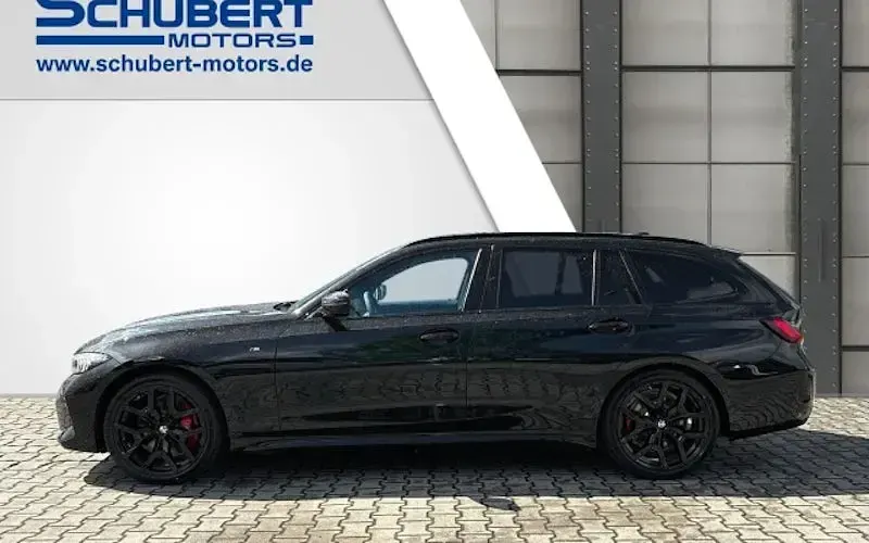 Neu BMW 320 190 PS (139 kW) 2026 Schwarz Kombi