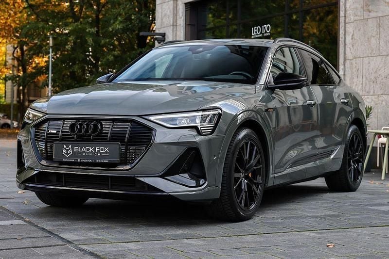 Gebraucht Audi e-tron Black Edition 230 kW (313 PS) 2022 Grau SUV