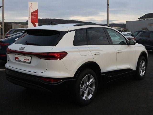 Gebraucht Audi Q6 e-tron Ambiente 185 kW (252 PS) 2025 Gletscherweiß metallic SUV