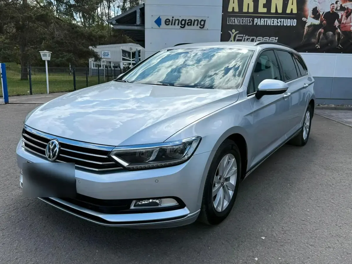 Gebraucht VW Passat 150 PS (110 kW) 2018 Silber Kombi