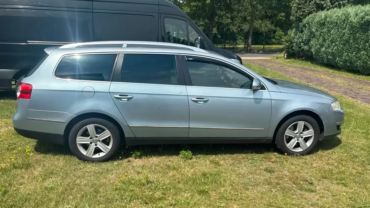 Gebraucht VW Passat 140 PS (102 kW) 2006 Blau Kombi