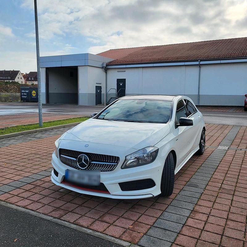 Usata Mercedes A250 211 CV (155 kW) 2015 Bianco Berlina