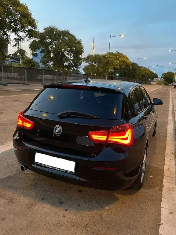 Gebraucht BMW 116 116 PS (85 kW) 2015 Schwarz Kleinwagen