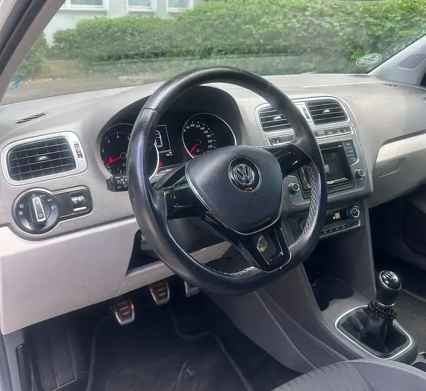 Gebraucht VW Polo 90 PS (66 kW) 2014 Weiß Limousine
