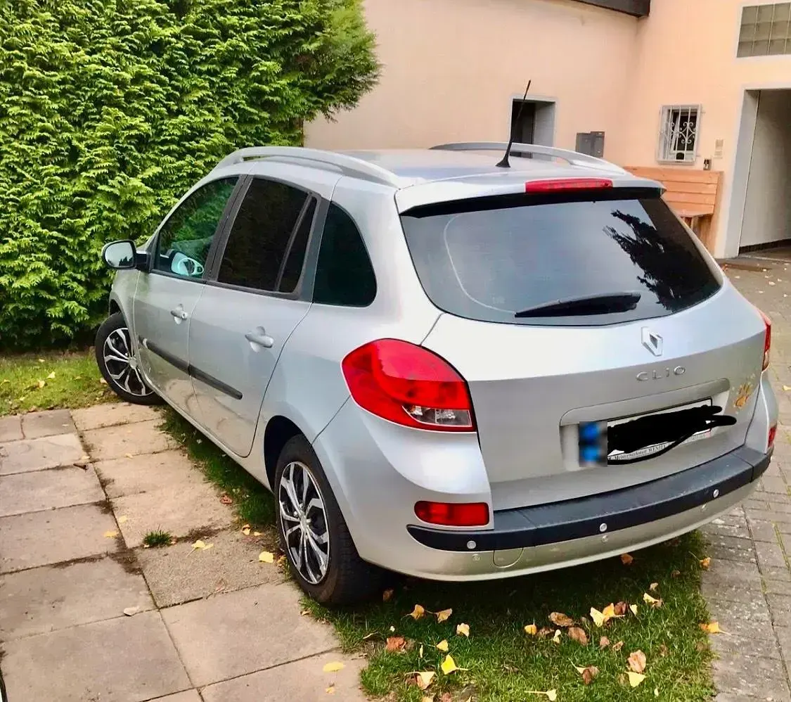 Gebraucht Renault Clio GrandTour 101 PS (74 kW) 2008 Silber Kombi