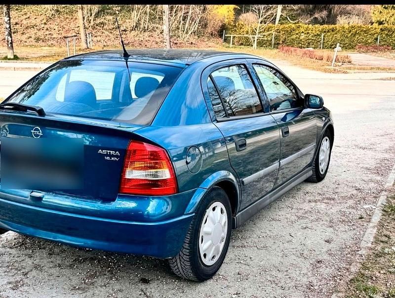 Gebraucht Opel Astra 101 PS (74 kW) 2000 Grün Limousine