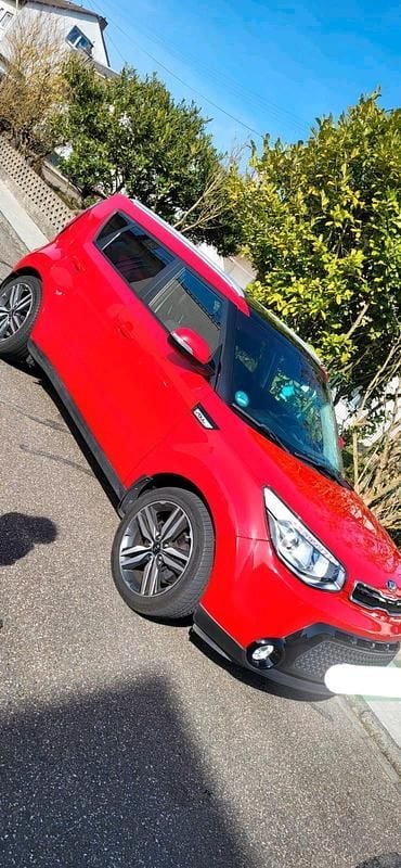 Gebraucht Kia Soul 131 PS (96 kW) 2016 Rot SUV