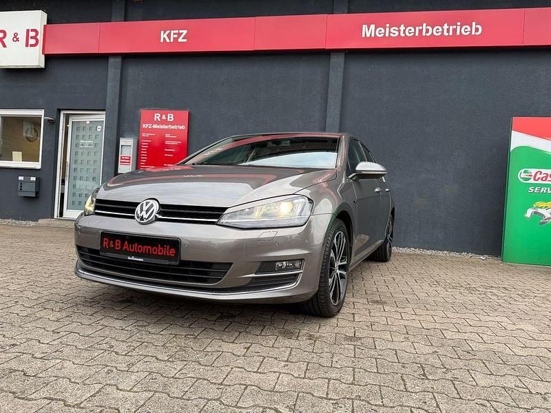 Grau Gebraucht 2015 VW Golf VII LOUNGE Limousine | 13.200 € (Fairer Preis) - Bild 1/4