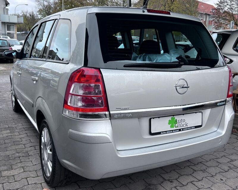 Gebraucht Opel Zafira 94 PS (69 kW) 2009 Silber Van / Kleinbus