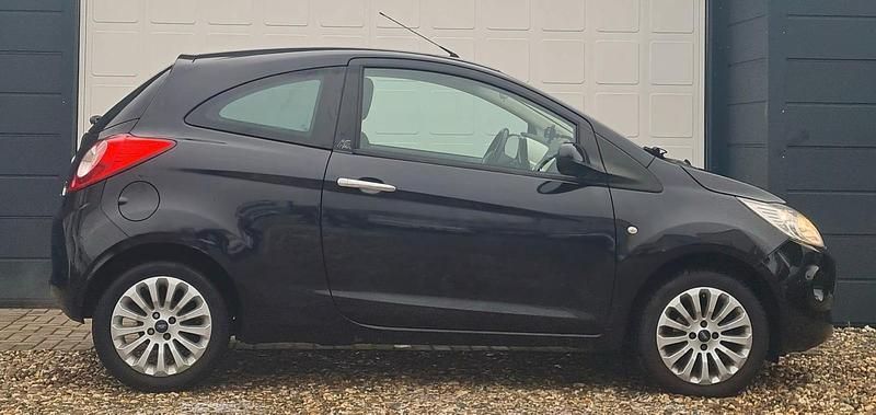 Gebraucht Ford Ka Titanium 69 PS (50 kW) 2011 Schwarz Kleinwagen