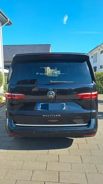 Gebraucht VW Multivan Style 204 PS (150 kW) 2022 Schwarz Van / Kleinbus