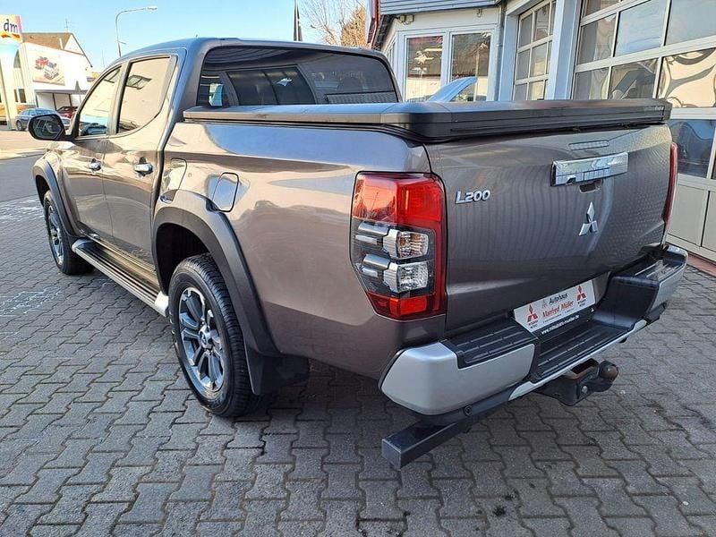Gebraucht Mitsubishi L200 Top 150 PS (110 kW) 2022 Braun Abholung